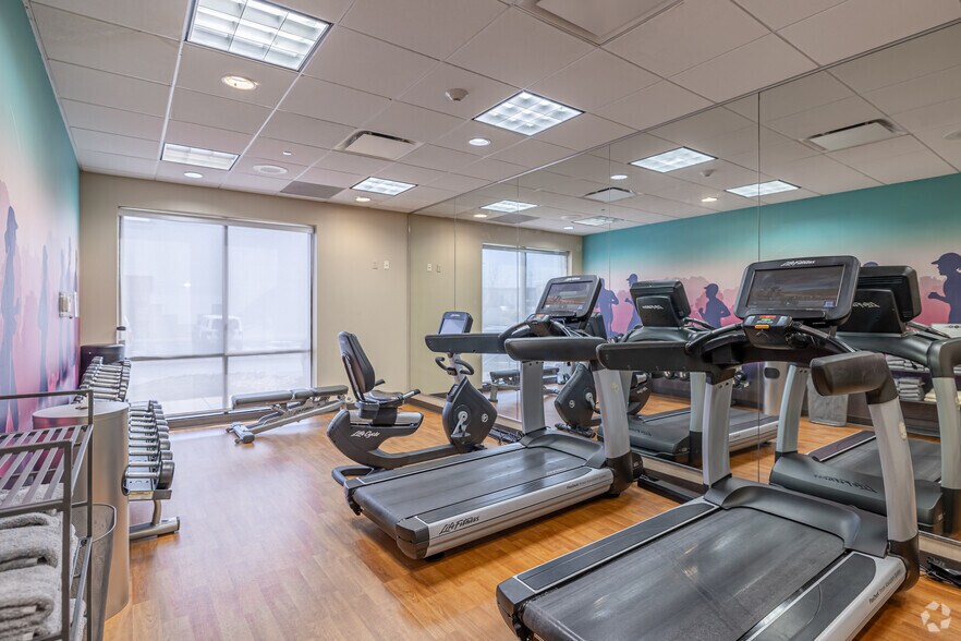 More Photos Of 4610 W Walnut St, Rogers Hotel For Sale