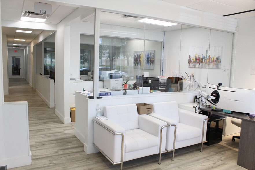 More Photos Of 6457 Hazeltine National Dr, Orlando Warehouse For Sale