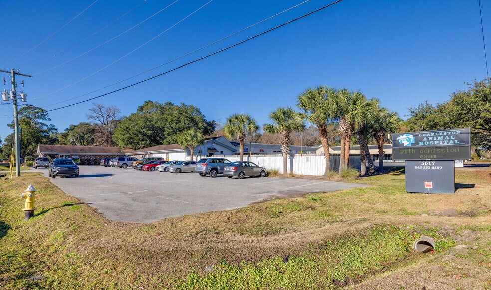 More Photos Of 5617 Dorchester Rd, North Charleston Veterinarian Kennel For Lease