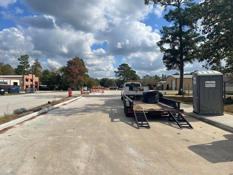 More Photos Of 32223 Tamina Rt, Magnolia Flex For Lease