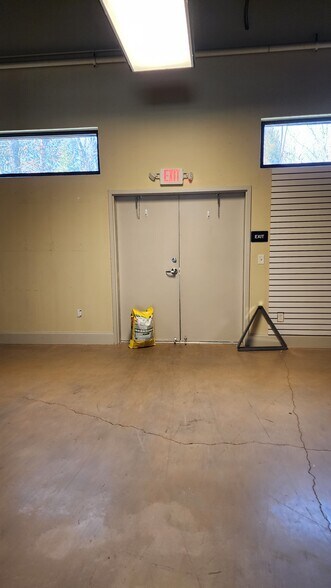 More Photos Of 920 Peachtree Pky, Cumming Storefront Retail Office For Sale