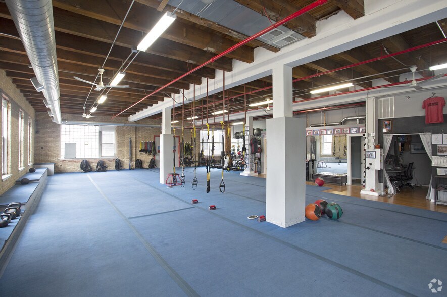 More Photos Of 1820 W Webster Ave, Chicago Office For Sale