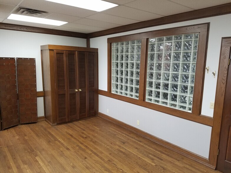 More Photos Of 901 S Main St, Stillwater Coworking Space