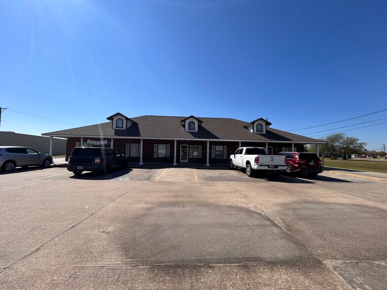 More Photos Of 2527 Highway 361, Ingleside Office For Lease