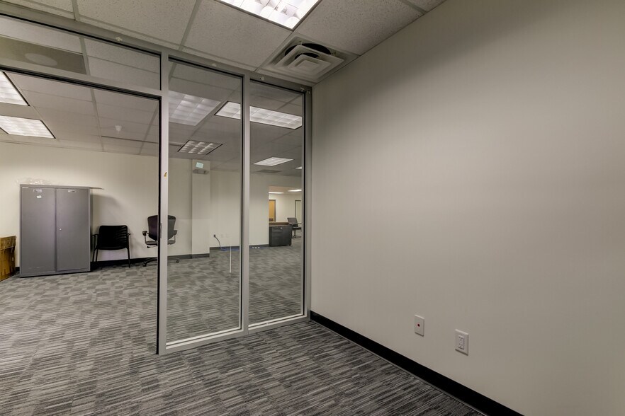 More Photos Of 12425 28th St N, Saint Petersburg Office For Lease