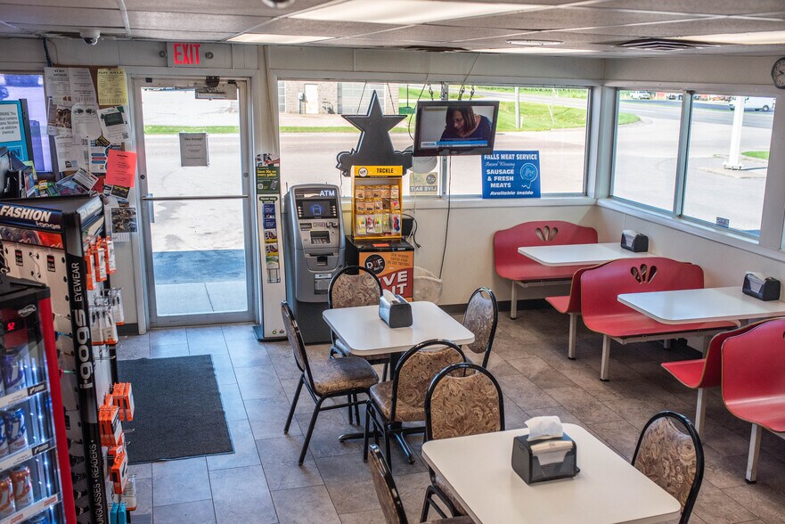 More Photos Of 22732 US-53 Hwy, Ettrick General Retail For Sale