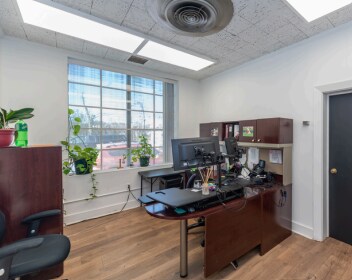 More Photos Of 600 Perdue Ave, Richmond Manufacturing For Sale