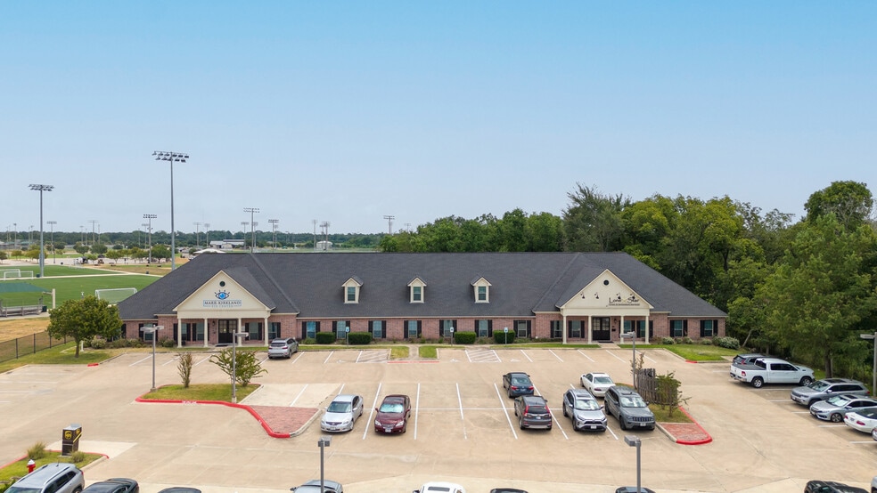 More Photos Of 3030 University Dr E, College Station Medical For Lease