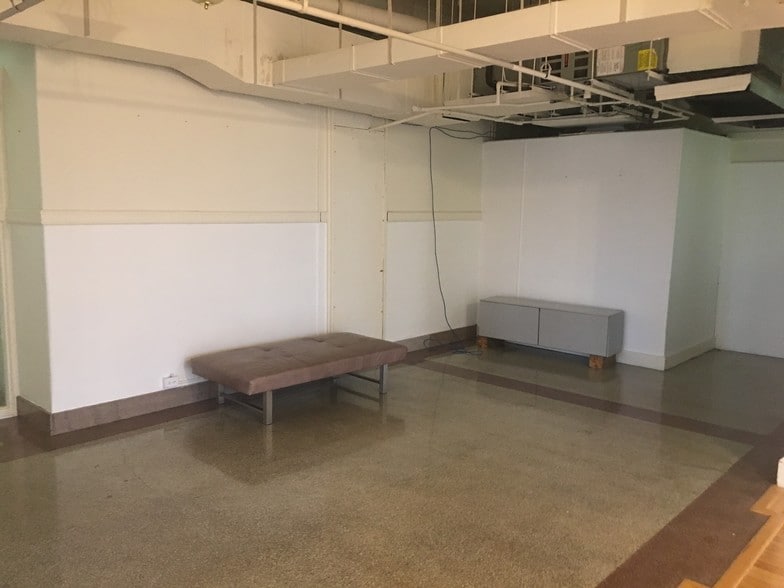 More Photos Of 306 W Main St, Frankfort Coworking Space