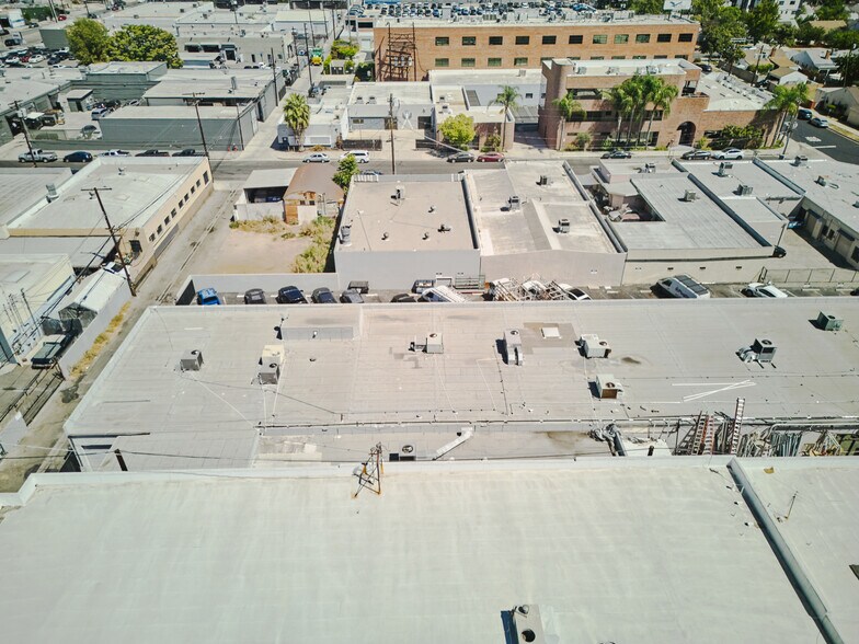 More Photos Of 15013-15019 Califa St, Van Nuys Manufacturing For Lease