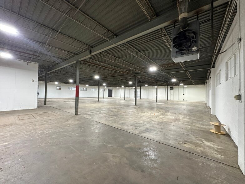 More Photos Of 4600 N Cooper Ave, Oklahoma City Warehouse For Sale