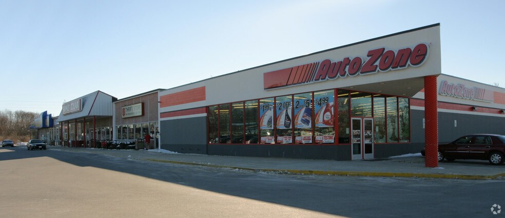 More Photos Of 1135 Grand Army Hwy, Somerset Storefront For Lease