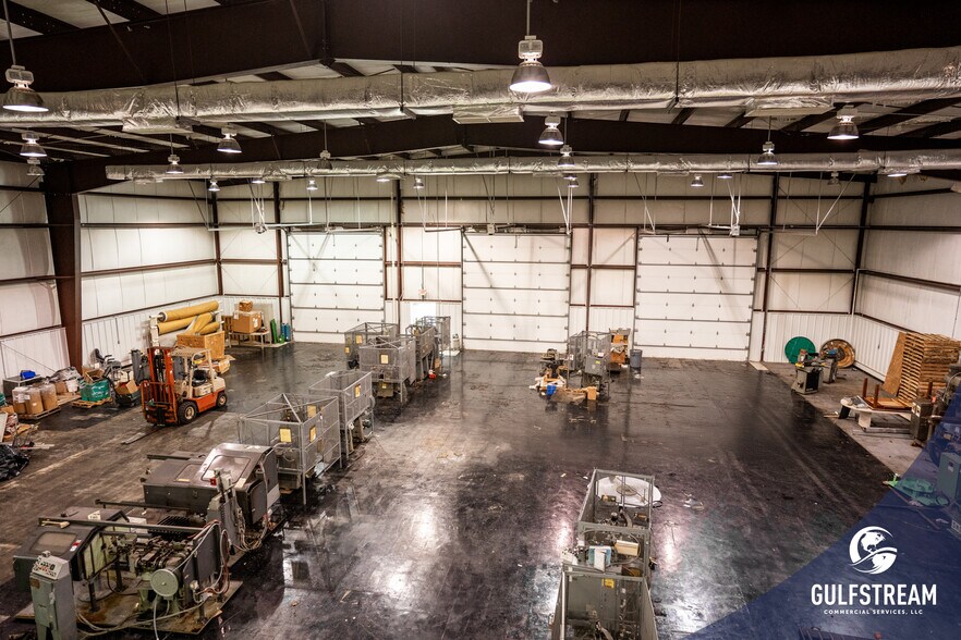 More Photos Of 5620 Old 54 hwy, Philpot Warehouse For Lease