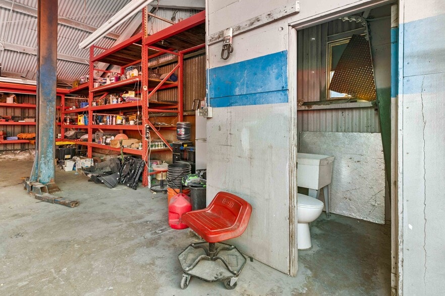 More Photos Of 11686 Sheldon St, Sun Valley Warehouse For Lease