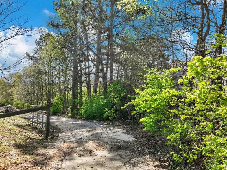 More Photos Of 2567 Athens Hwy, Gainesville Warehouse For Sale