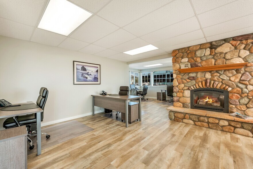 More Photos Of 8045 Birch Bay Dr, Blaine Office Residential For Sale
