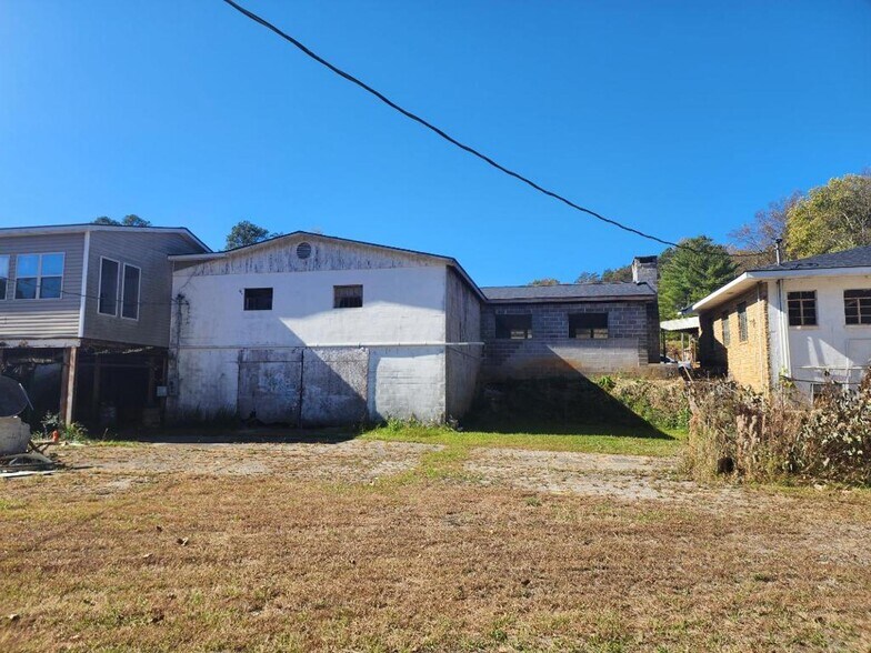 More Photos Of 8091 Old Highway 5 S, Talking Rock Light Distribution For Sale