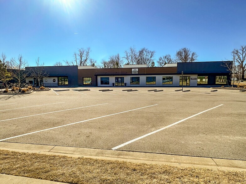 More Photos Of 1003 S Main St, Bentonville Office For Lease
