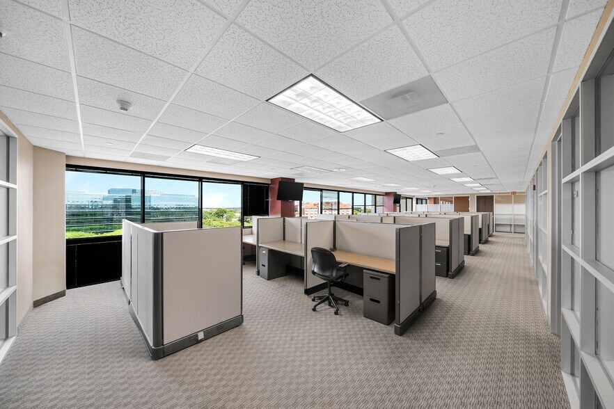 More Photos Of 200 W Cypress Creek Rd, Fort Lauderdale Office For Sale