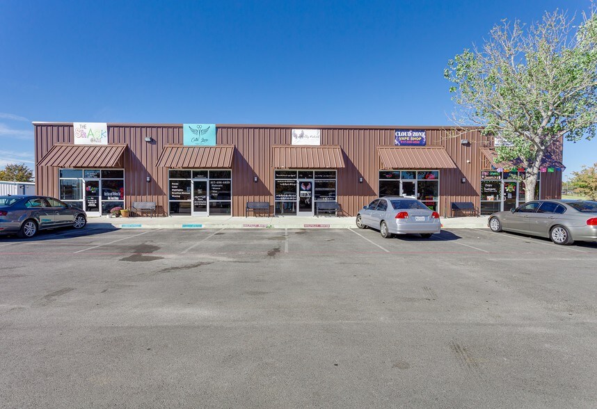 More Photos Of 416 Commerce St, Azle Storefront Retail Office For Sale