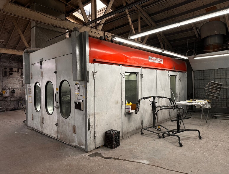 More Photos Of 1925 Wilcox Ave, Los Angeles Auto Repair For Sale