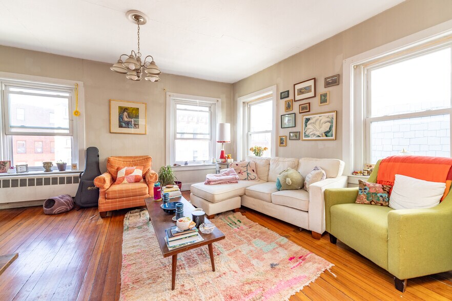 More Photos Of 431-439 Hanover St, Boston Storefront Retail Residential For Sale