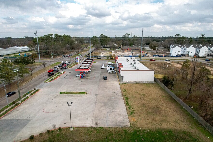 More Photos Of 1183 W Tidwell Rd, Houston Storefront For Lease