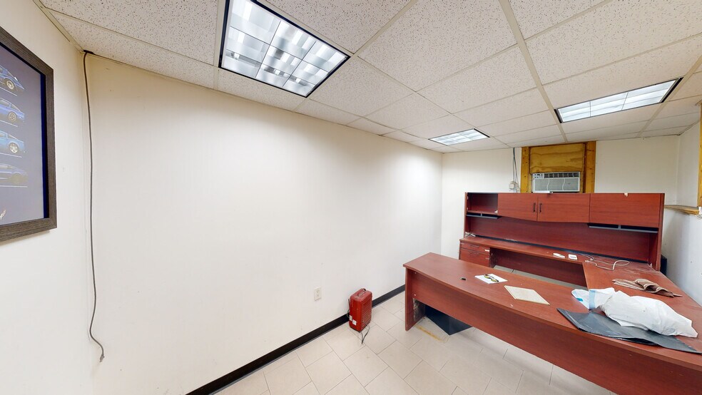 More Photos Of 77-20 74th St, Ridgewood Office For Sale