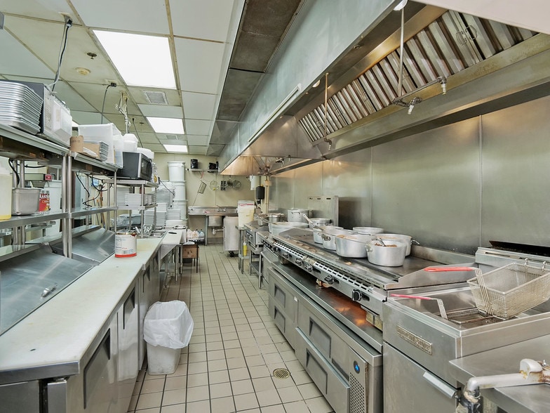 More Photos Of 960062 Gateway Blvd, Fernandina Beach Restaurant For Sale