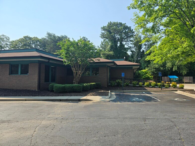 More Photos Of 6685 Merchants Way, Morrow Medical For Sale