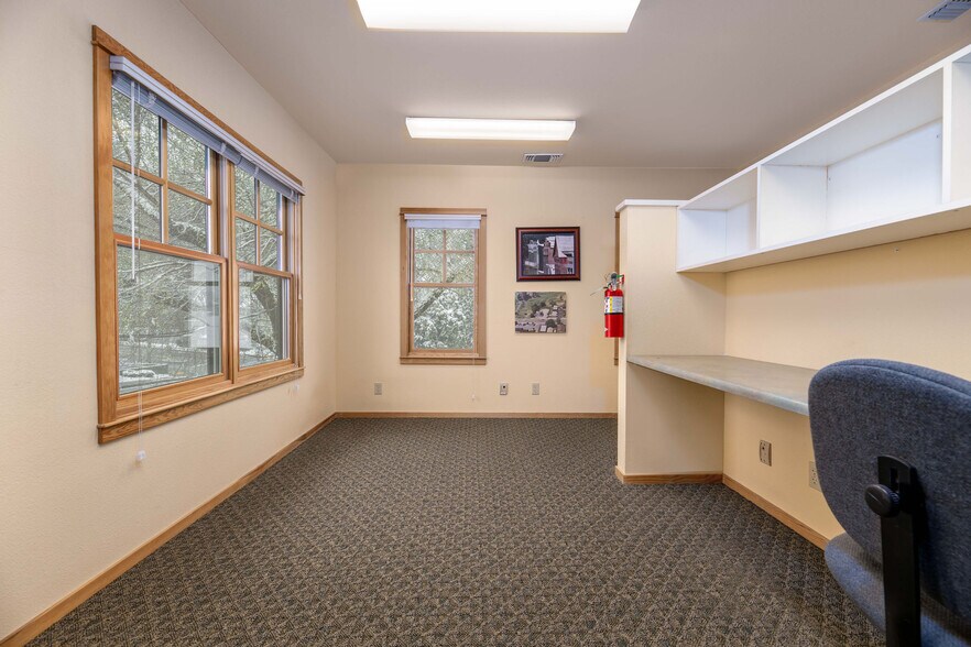 More Photos Of 1072 E Main St, Grass Valley Office For Sale