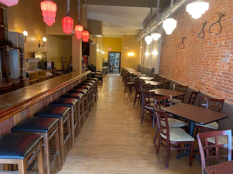 More Photos Of 38-40 S 19th St, Philadelphia Restaurant For Lease