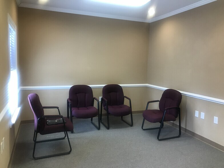 More Photos Of 5-7 Davis Keats Dr, Greenville Office Residential For Sale
