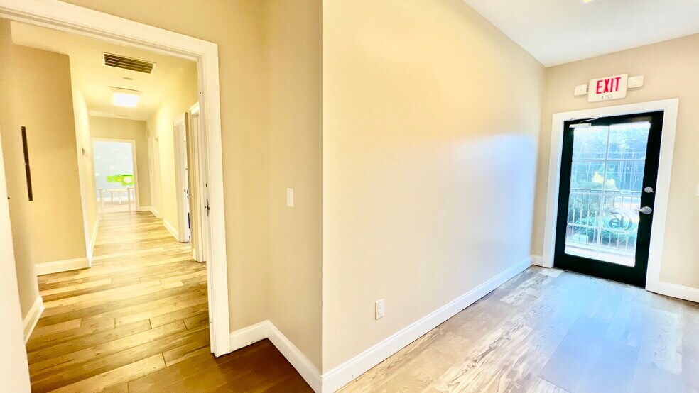 More Photos Of 4080 McGinnis Ferry Rd, Alpharetta Office For Sale