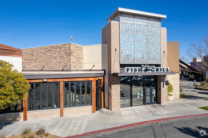 More Photos Of 26450 McBean Pky, Valencia Unknown For Lease