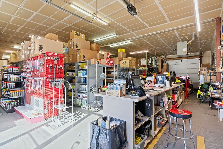 More Photos Of 1704 W 2550 S, Ogden Showroom For Lease