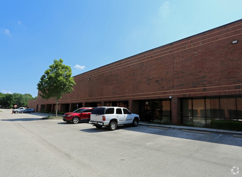 More Photos Of 2335 Commerce Point Dr, Lakeland Unknown For Lease