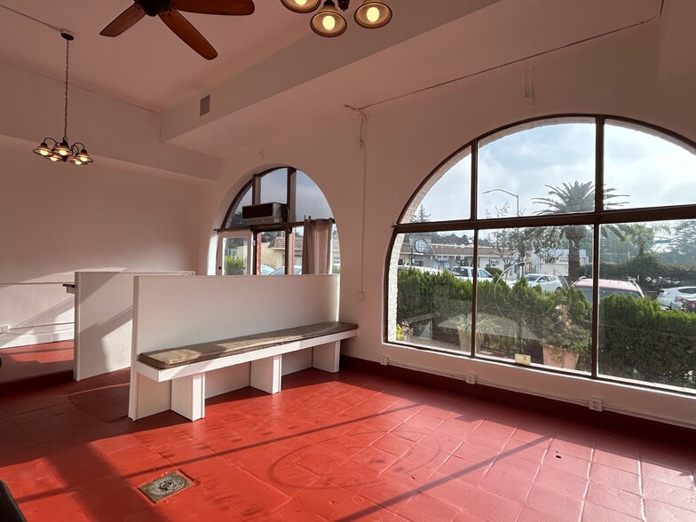 More Photos Of 2057-2061 N Los Robles Ave, Pasadena General Retail For Lease