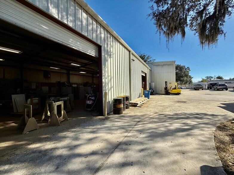 More Photos Of 2914 Kenilworth Blvd, Sebring Industrial For Sale