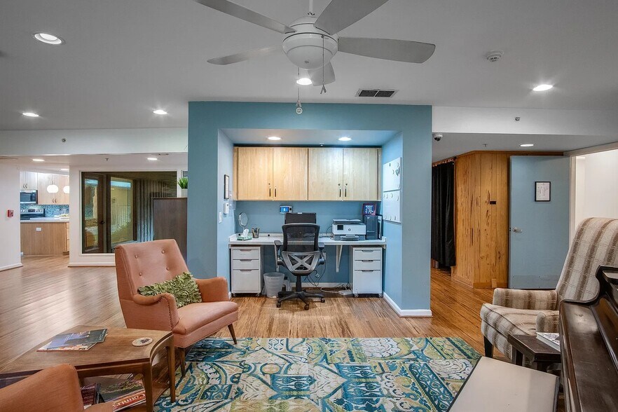 More Photos Of 921 NW 9th St, Grand Prairie Assisted Living For Sale