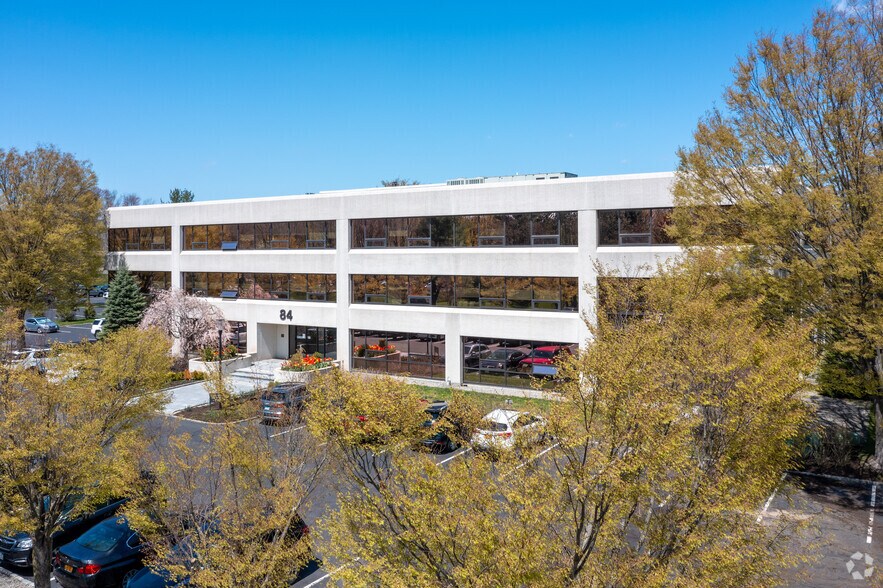 More Photos Of 84 Business Park Dr, Armonk Office For Lease