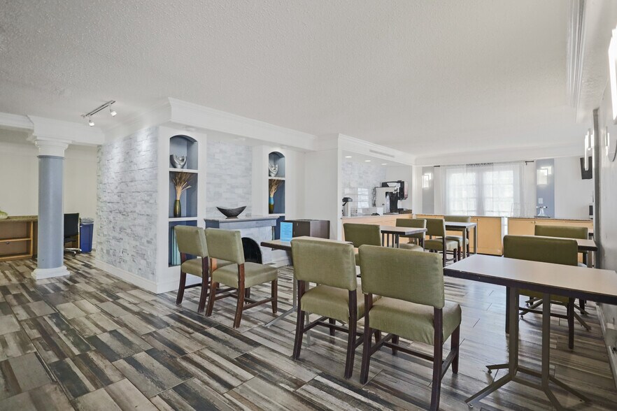 More Photos Of 601 Avenue Q, Lubbock Hotel For Sale