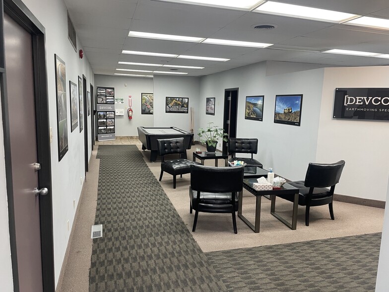 More Photos Of 315 19th St SE, Calgary Service For Lease
