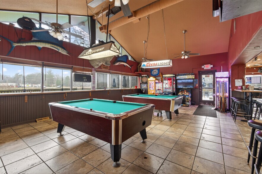 More Photos Of 17646 NE Central Ave, Ham Lake Restaurant For Sale