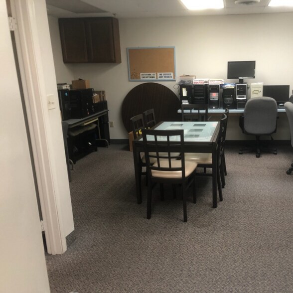 More Photos Of 2 Professional Dr, Gaithersburg Office For Lease