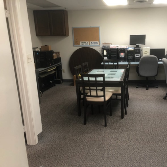 More Photos Of 2 Professional Dr, Gaithersburg Office For Sale