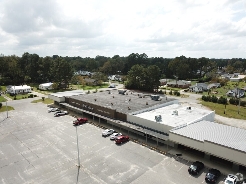 More Photos Of 331 Northeast Blvd, Clinton Unknown For Lease