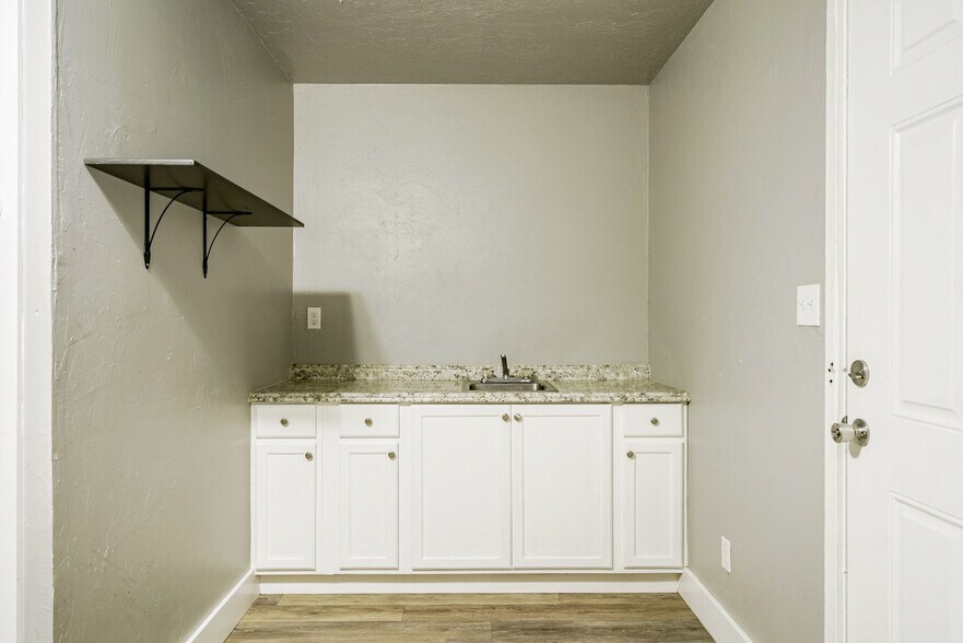 More Photos Of 2108 SW 51st St, Oklahoma City Apartments For Sale