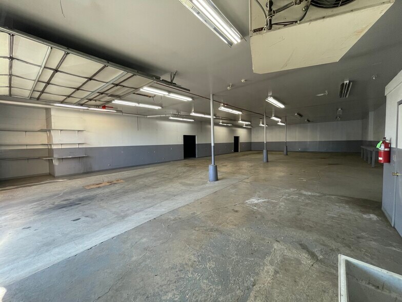 More Photos Of 419-423 Mannheim Rd, Bellwood Warehouse For Sale