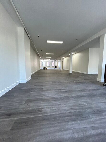 More Photos Of 158 Grand St, Waterbury Office For Sale